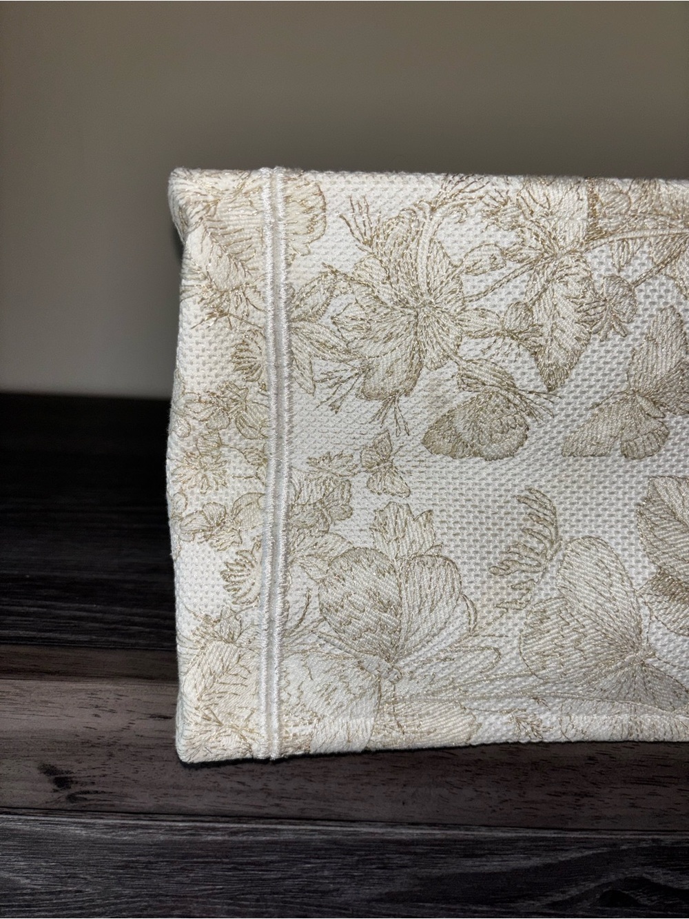 CHRISTIAN DIOR Beige and White Around the Workd Logo Book Tote Bag - Picture 5 of 11